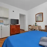 Dijakovic Πανσιόν
